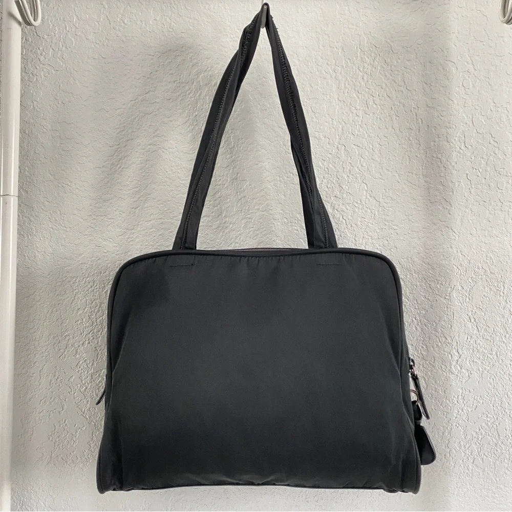 Prada black nylon bag - Picture 2 of 16